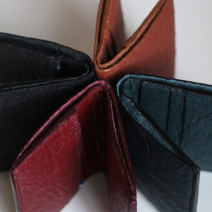 Porte-feuilles Piñatex mis en scène Porte-feuilles Piñatex Christine mis en scène
